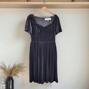 JessaKae Riverwood Black Midi Velvet Dress